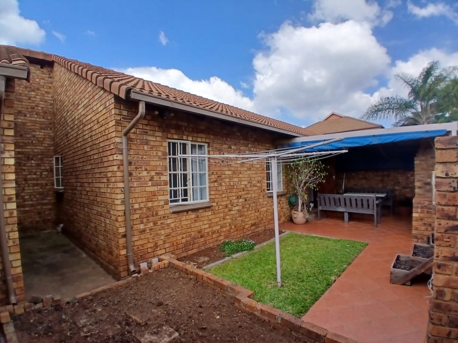 3 Bedroom Property for Sale in Zwartkop Gauteng