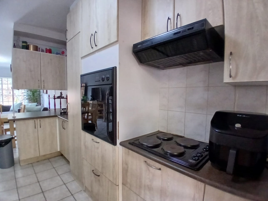 3 Bedroom Property for Sale in Zwartkop Gauteng