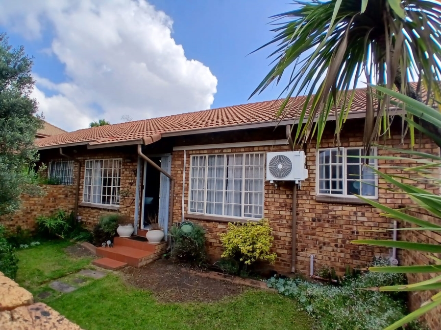 3 Bedroom Property for Sale in Zwartkop Gauteng