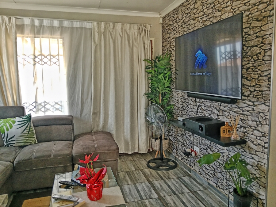 To Let 3 Bedroom Property for Rent in Gem Valley Gauteng