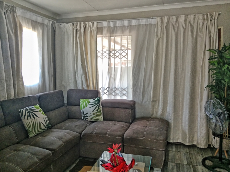 To Let 3 Bedroom Property for Rent in Gem Valley Gauteng