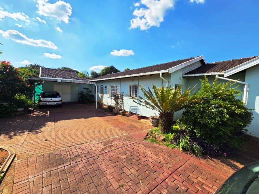 7 Bedroom Property for Sale in Sinoville Gauteng