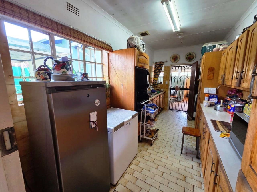 7 Bedroom Property for Sale in Sinoville Gauteng