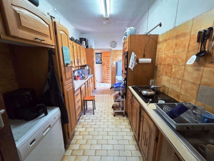 7 Bedroom Property for Sale in Sinoville Gauteng