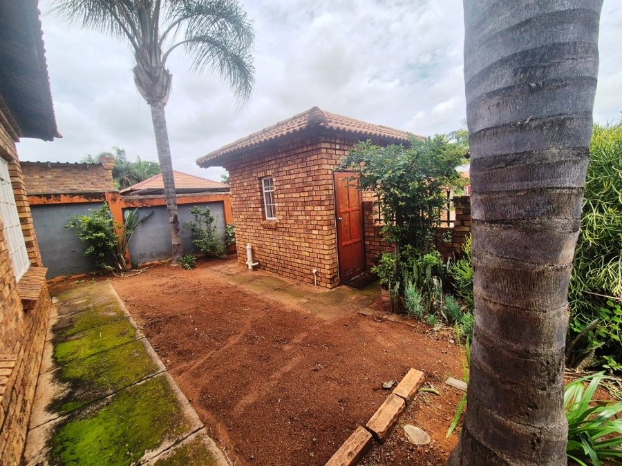 2 Bedroom Property for Sale in Theresa Park Gauteng