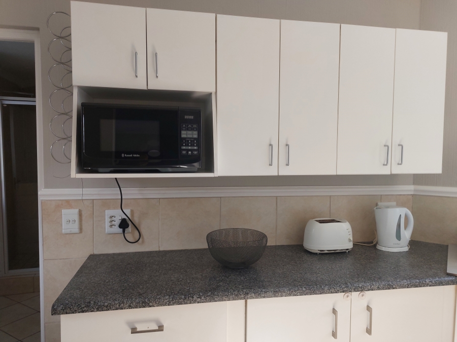 To Let 1 Bedroom Property for Rent in Sonneglans Gauteng