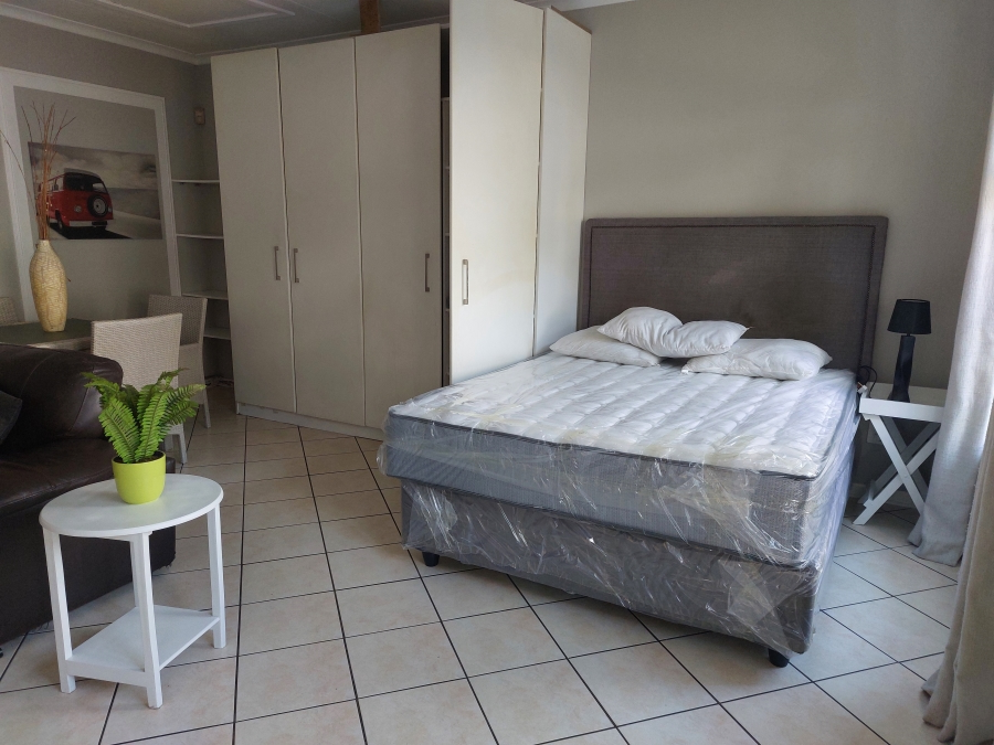 To Let 1 Bedroom Property for Rent in Sonneglans Gauteng