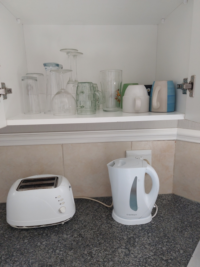 To Let 1 Bedroom Property for Rent in Sonneglans Gauteng