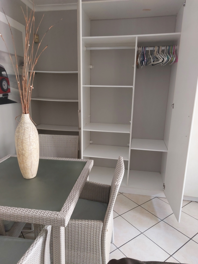 To Let 1 Bedroom Property for Rent in Sonneglans Gauteng