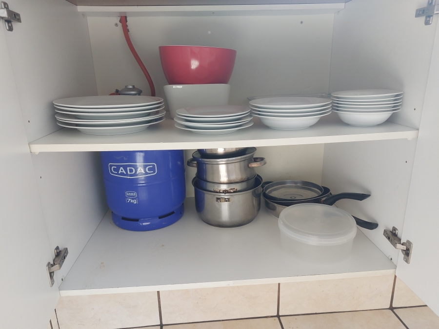 To Let 1 Bedroom Property for Rent in Sonneglans Gauteng