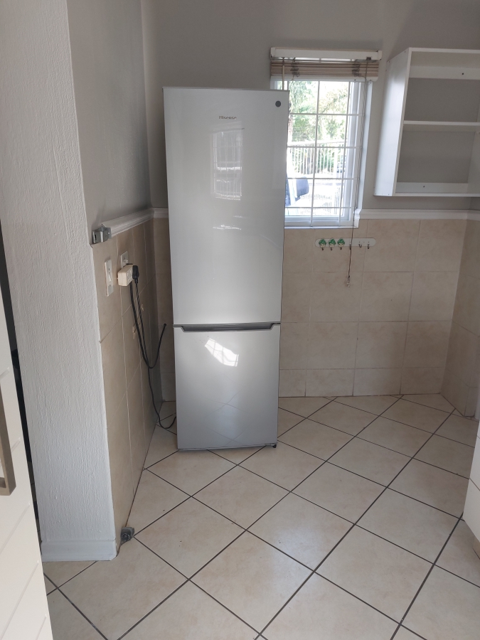 To Let 1 Bedroom Property for Rent in Sonneglans Gauteng