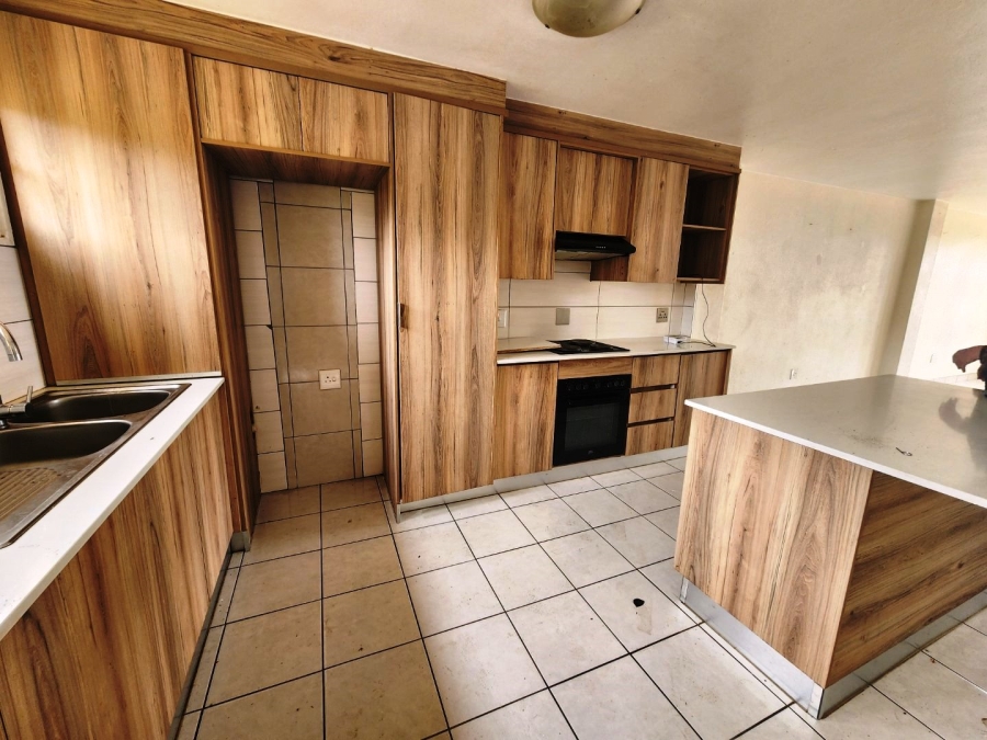 2 Bedroom Property for Sale in Akasia Gauteng