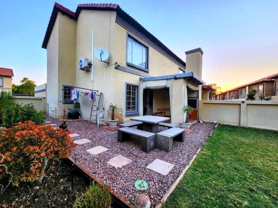 2 Bedroom Property for Sale in Annlin Gauteng