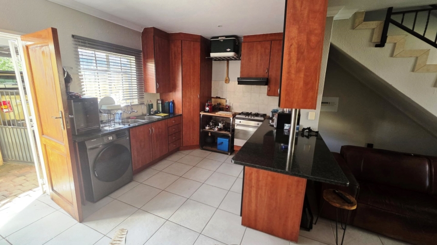 2 Bedroom Property for Sale in Annlin Gauteng