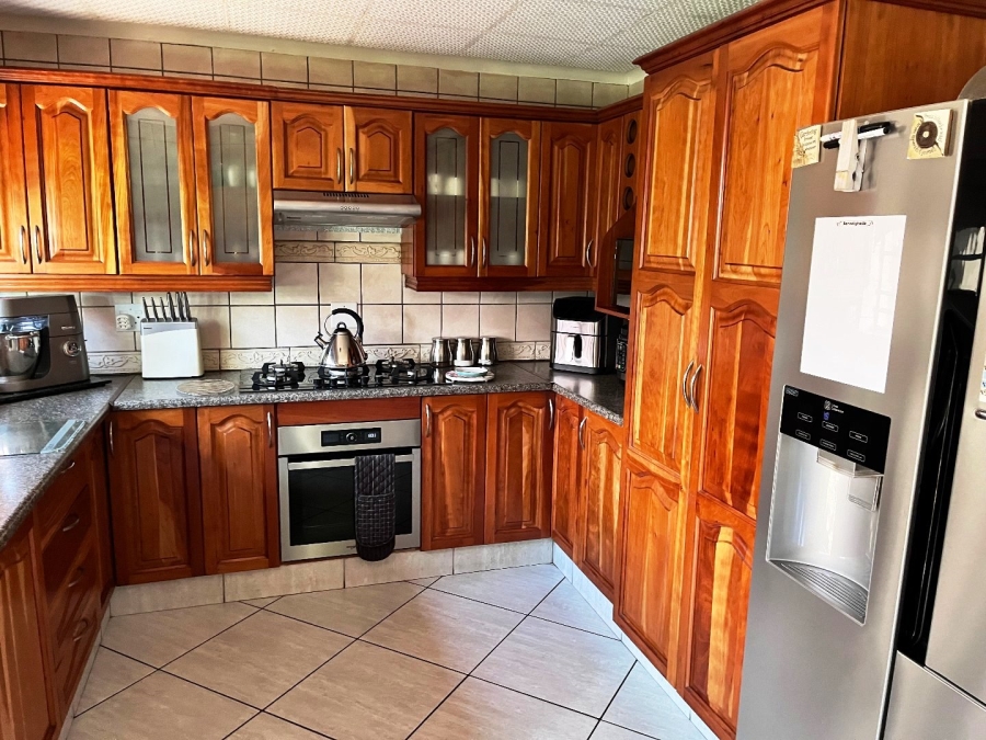 4 Bedroom Property for Sale in Montana Tuine Gauteng