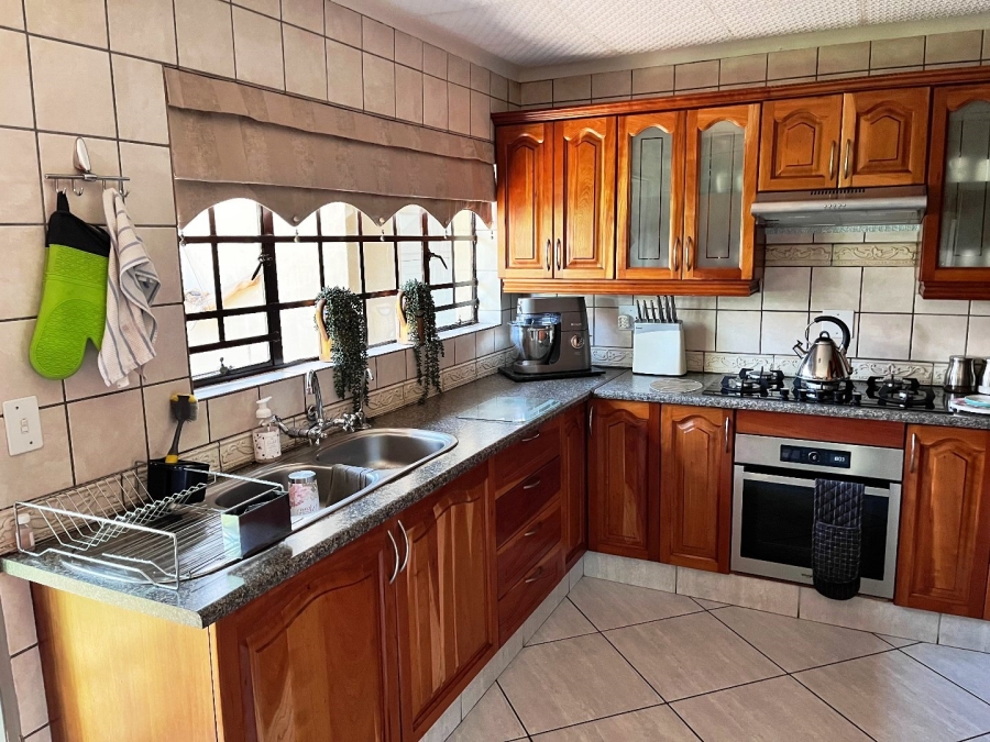 4 Bedroom Property for Sale in Montana Tuine Gauteng