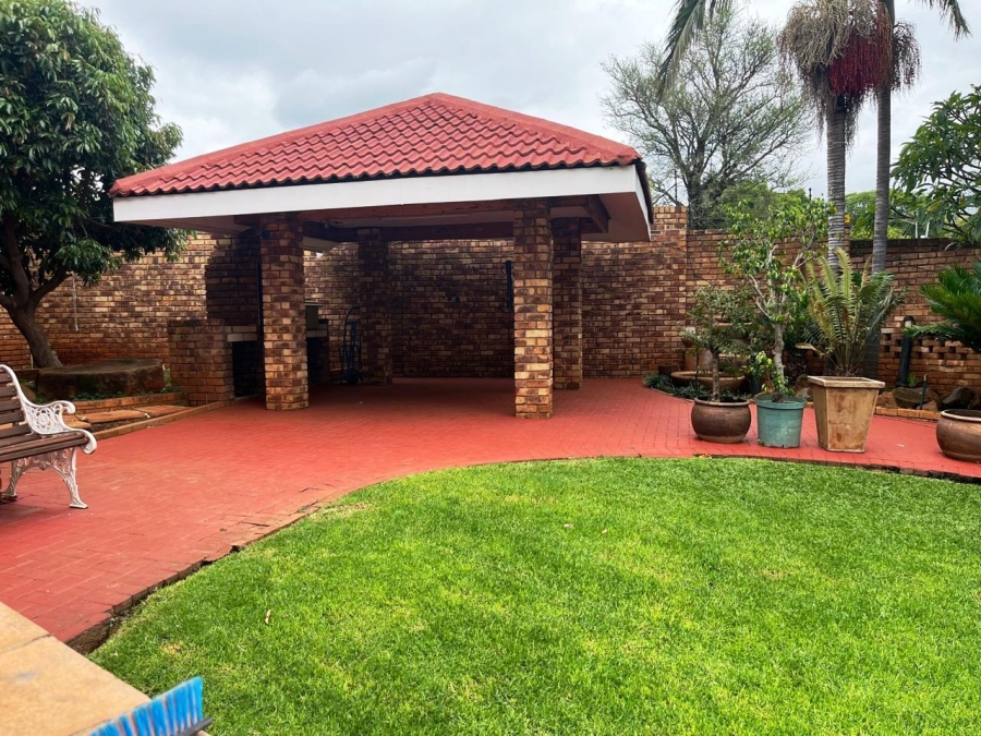 5 Bedroom Property for Sale in Wonderboom Gauteng