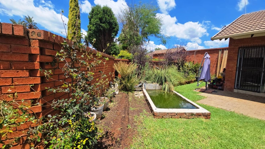 2 Bedroom Property for Sale in Montana Gauteng