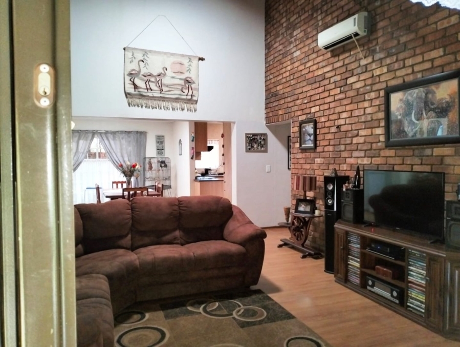 3 Bedroom Property for Sale in Dorandia Gauteng