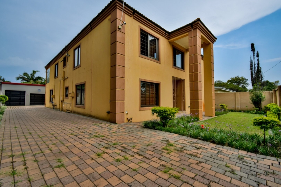 5 Bedroom Property for Sale in Gezina Gauteng
