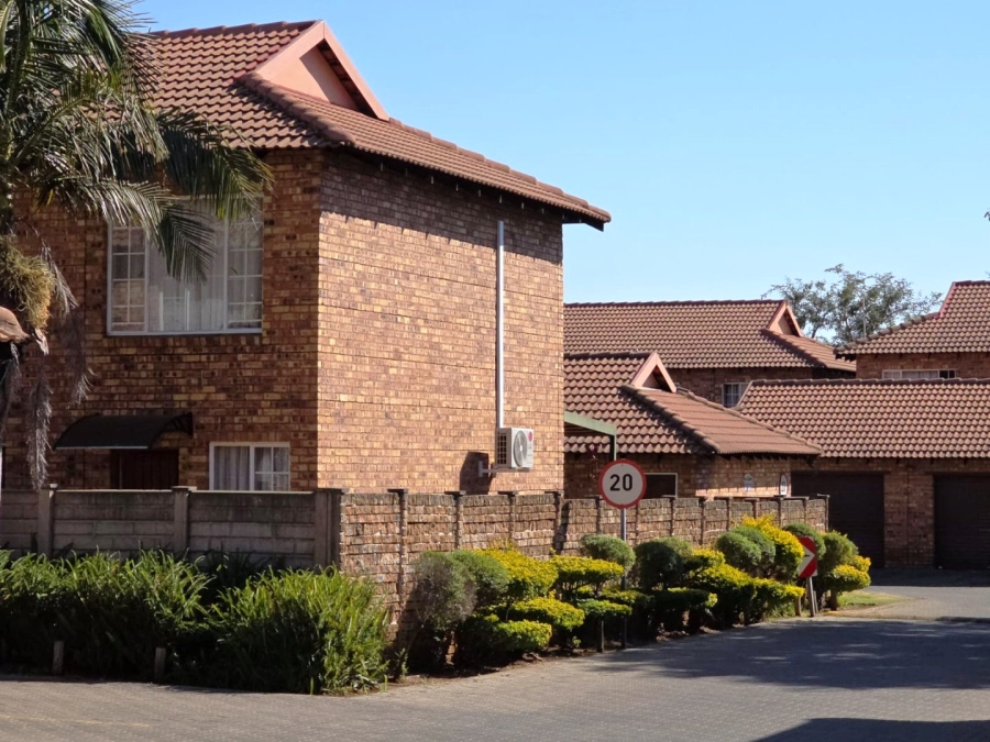 2 Bedroom Property for Sale in Annlin Gauteng
