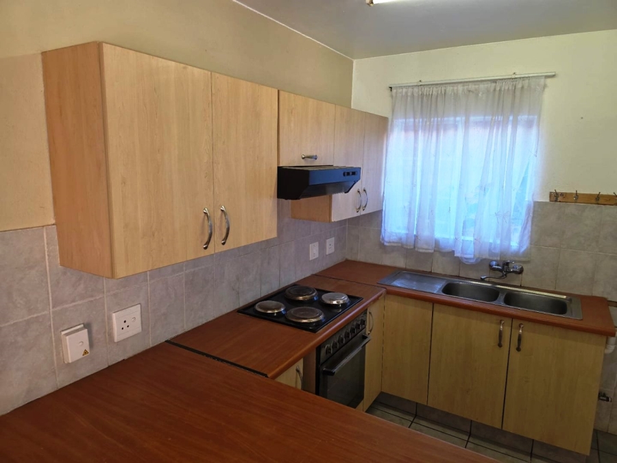 2 Bedroom Property for Sale in Annlin Gauteng