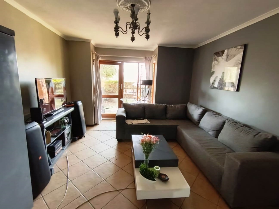 2 Bedroom Property for Sale in Montana Tuine Gauteng