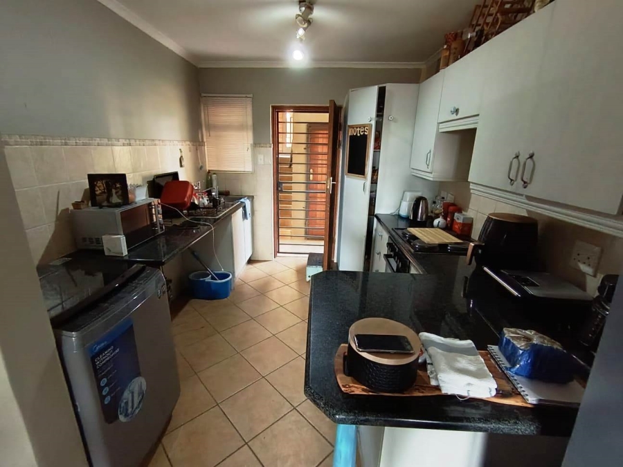 2 Bedroom Property for Sale in Montana Tuine Gauteng