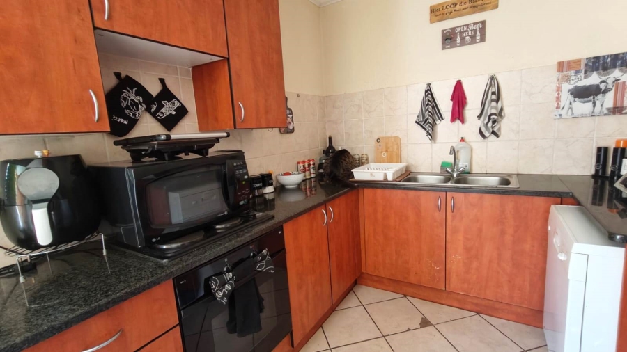 1 Bedroom Property for Sale in Annlin Gauteng