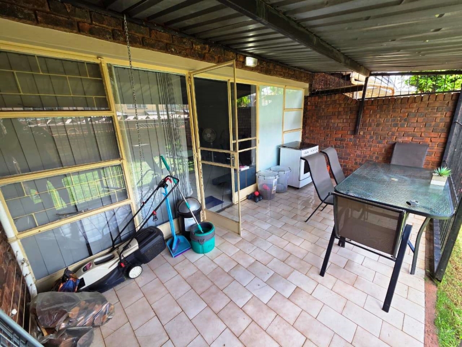 2 Bedroom Property for Sale in Montana Tuine Gauteng