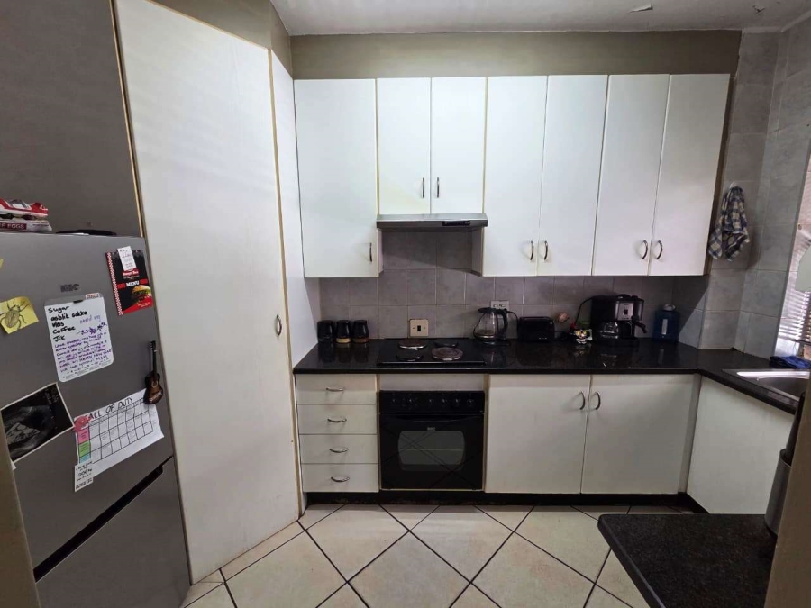 2 Bedroom Property for Sale in Montana Tuine Gauteng