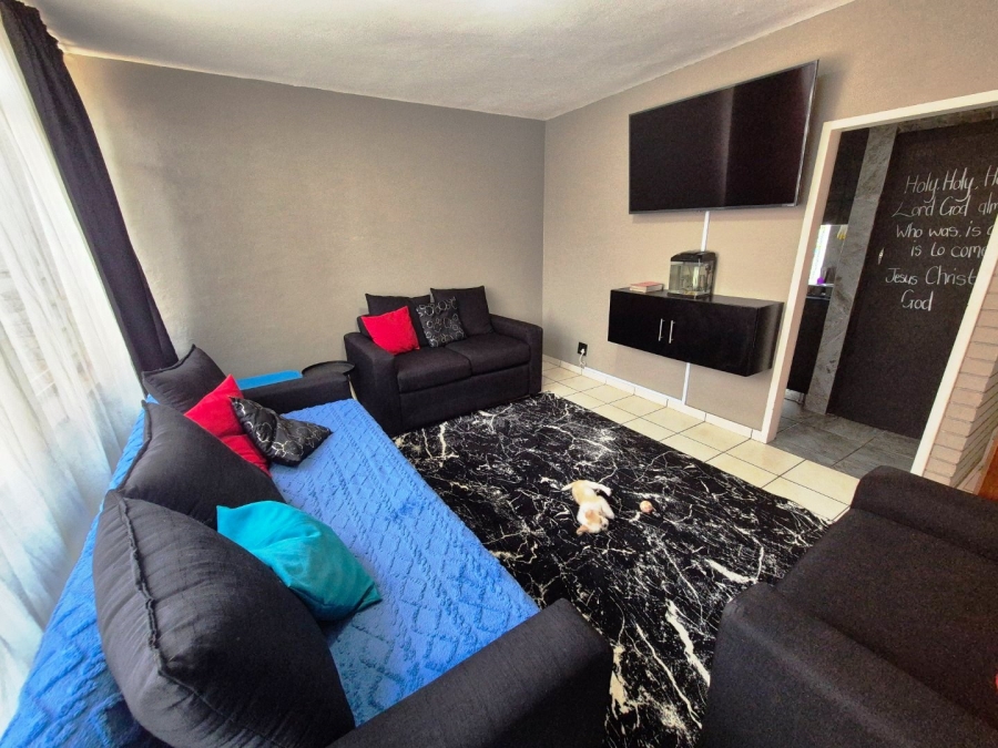 3 Bedroom Property for Sale in Tileba Gauteng