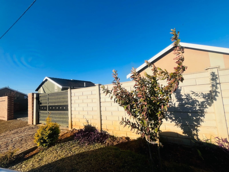 2 Bedroom Property for Sale in Savanna City Gauteng