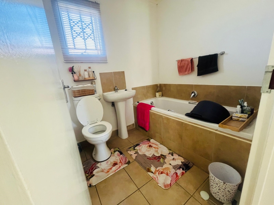 2 Bedroom Property for Sale in Savanna City Gauteng