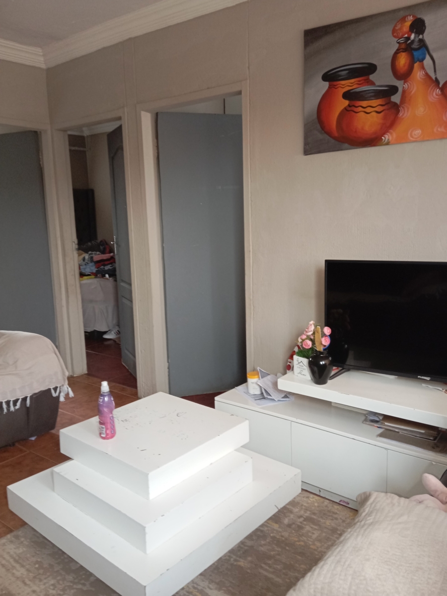 2 Bedroom Property for Sale in Protea Glen Gauteng