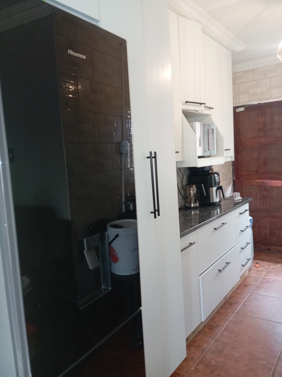 2 Bedroom Property for Sale in Protea Glen Gauteng