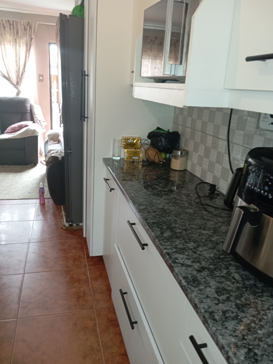 2 Bedroom Property for Sale in Protea Glen Gauteng