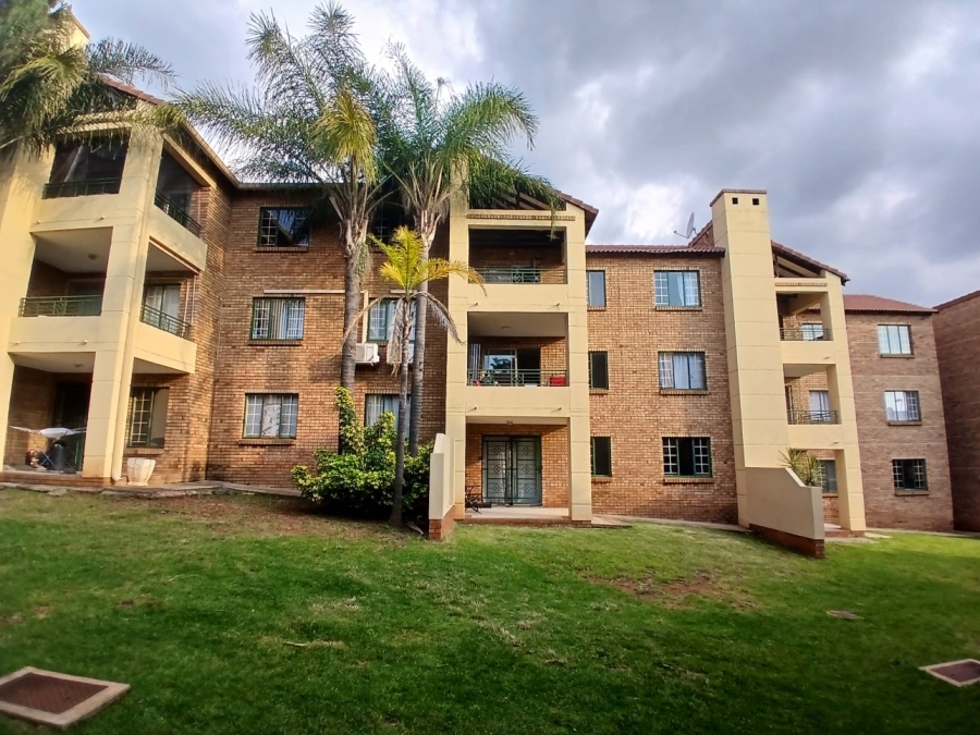 2 Bedroom Property for Sale in Die Hoewes Gauteng