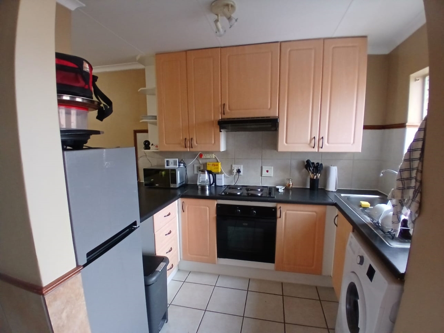 2 Bedroom Property for Sale in Die Hoewes Gauteng