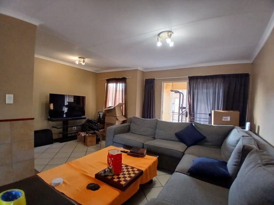 2 Bedroom Property for Sale in Die Hoewes Gauteng