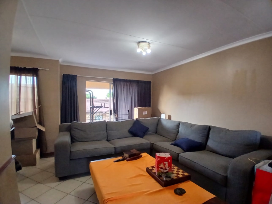 2 Bedroom Property for Sale in Die Hoewes Gauteng