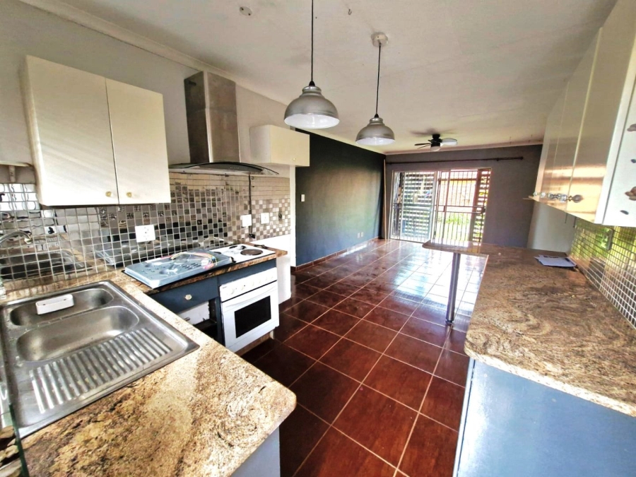 2 Bedroom Property for Sale in Annlin Gauteng