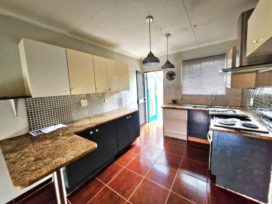 2 Bedroom Property for Sale in Annlin Gauteng