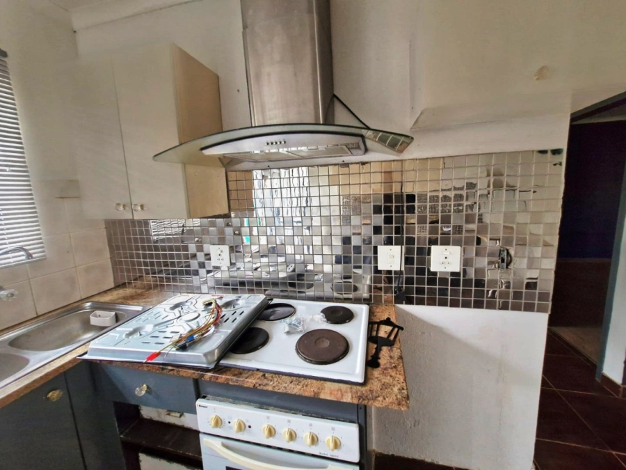 2 Bedroom Property for Sale in Annlin Gauteng