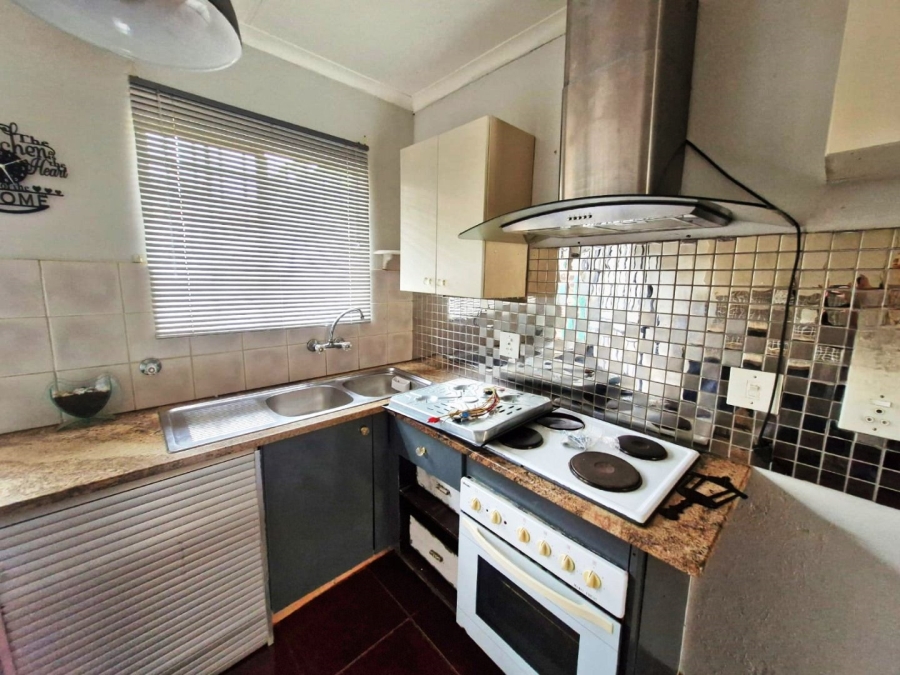 2 Bedroom Property for Sale in Annlin Gauteng