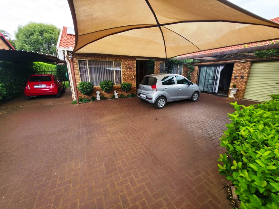 3 Bedroom Property for Sale in Annlin Gauteng