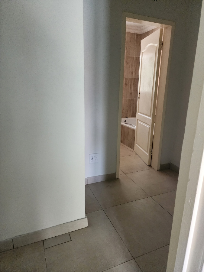 To Let 0 Bedroom Property for Rent in Buccleuch Gauteng