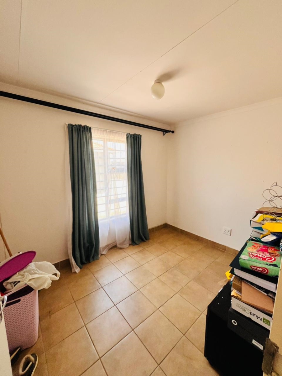 To Let 3 Bedroom Property for Rent in Savanna City Gauteng