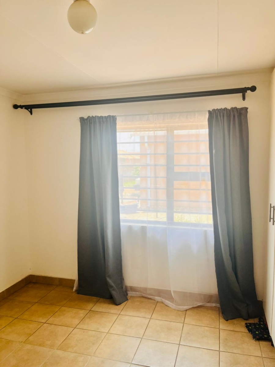 To Let 3 Bedroom Property for Rent in Savanna City Gauteng