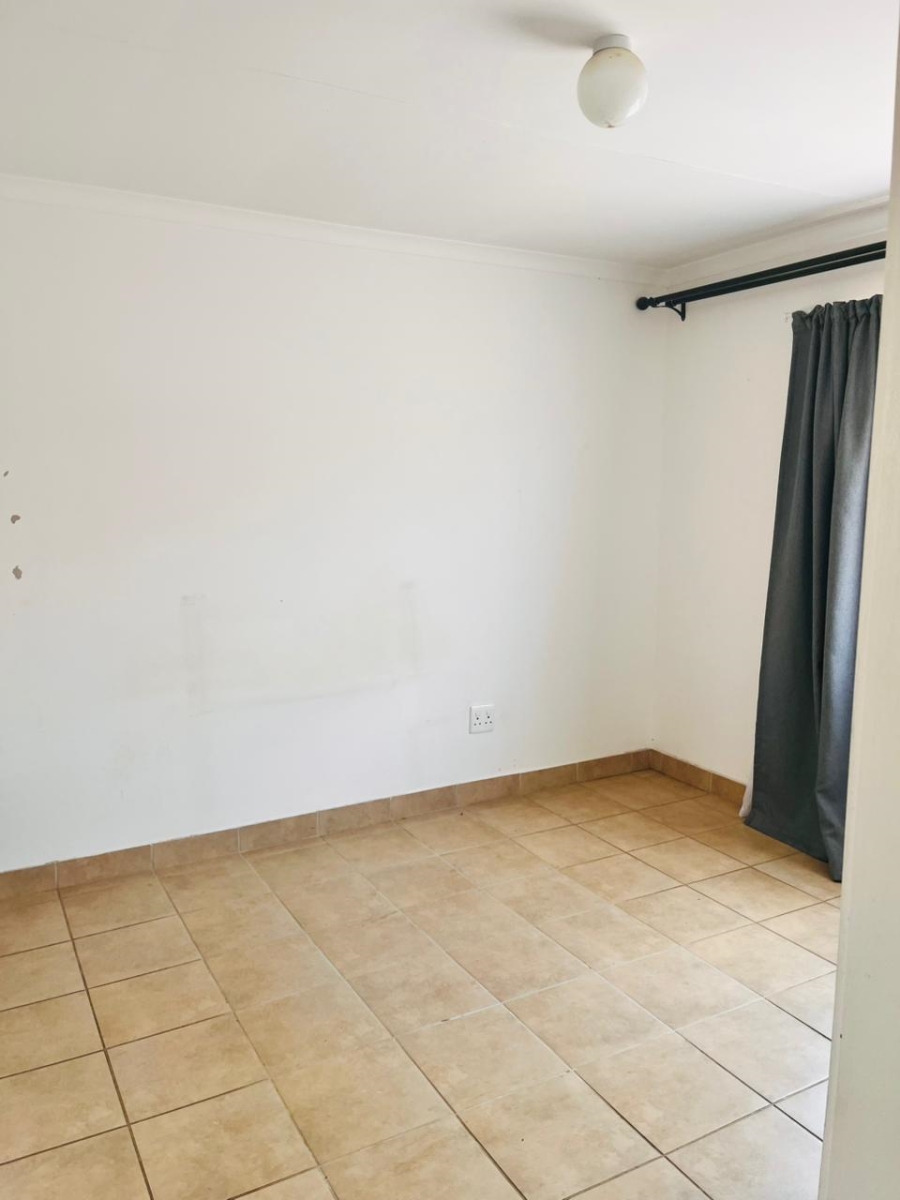 To Let 3 Bedroom Property for Rent in Savanna City Gauteng